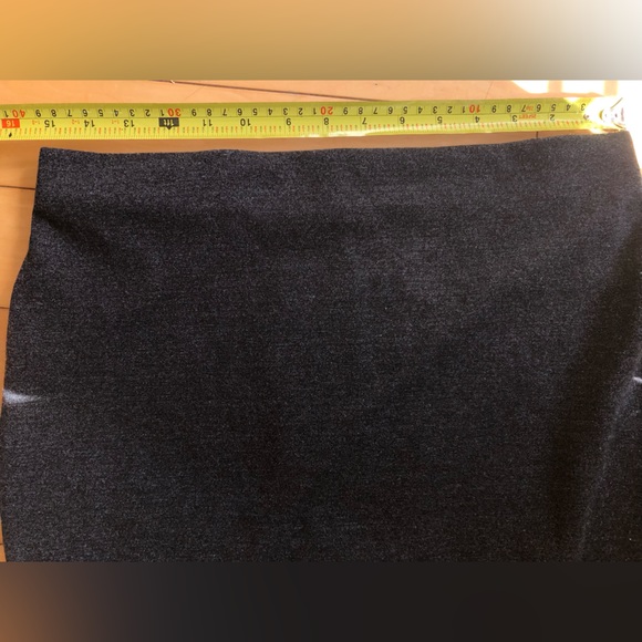 Le Chateau Pencil Skirt - Picture 3 of 4